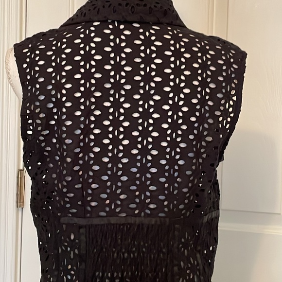 Caché Vintage Black Eyelet Form Fitting Top - Picture 7 of 12